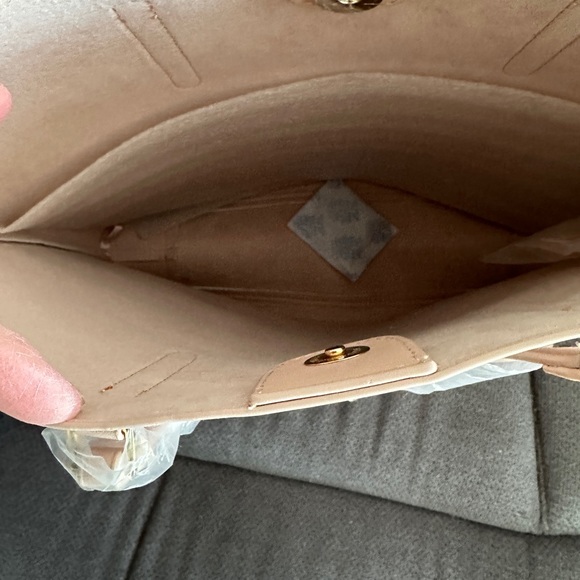 Michael Kors Blush Pink 2-in-1 Tote Crossbody/Shoulder Travel Bag Logo Strap NWT - Picture 2 of 2